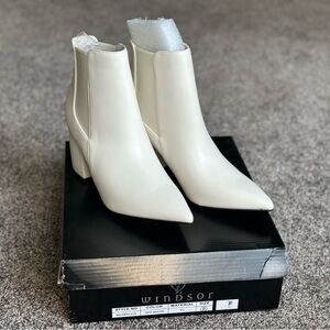 Windsor White Heeled Booties size 8